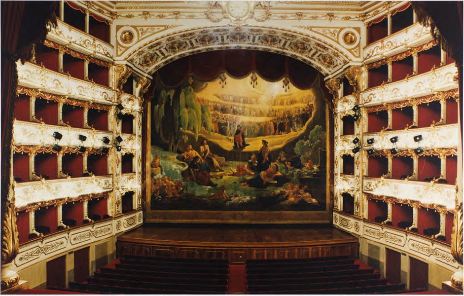 Reggio Emilia, Teatro Municipale Valli, veduta della sala dal palco d'onore.jpg