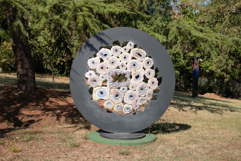 Giardino-della-scultura-ceramica-Ivo-Sassi_Faenza_foto-Luca-Bacciocchi