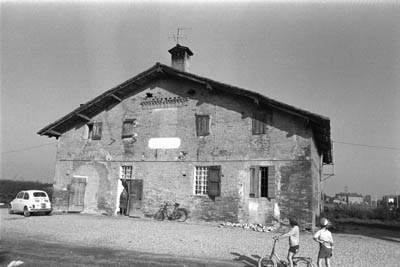 Casa rurale di impianto cinquecentesco della pianura bolognese 