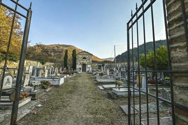 Cimitero di San Michele Cavana, Lesignano de’ Bagni (Parma) - foto Andrea Benelli - “WebGIS del Patrimonio culturale dell’Emilia-Romagna” (Ministero della cultura, Segretariato regionale per l’Emilia-Romagna)