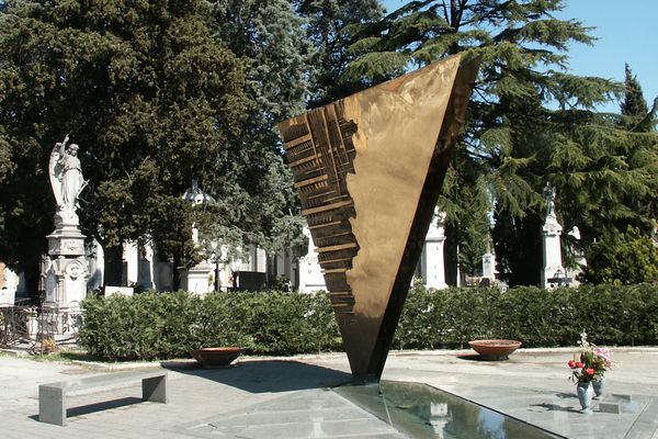 Cimitero monumentale di Rimini - foto Emilio Salvatori - “Wiki Loves Monuments 2016” (CC BY-SA)