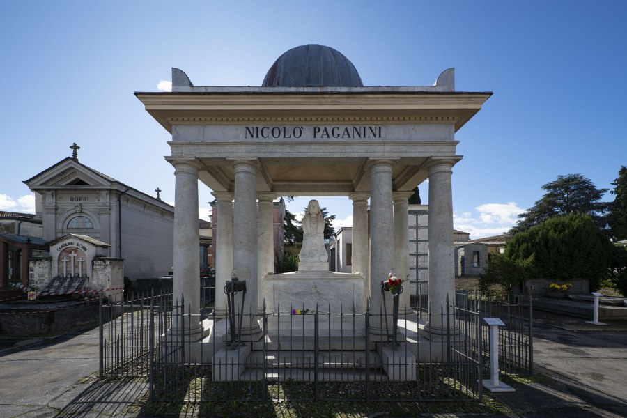 Cimitero della Villetta di Parma - foto Andrea Scardova