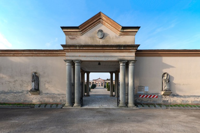 Cimitero-di-Argenta_foto-Andrea-Scardova.jpg