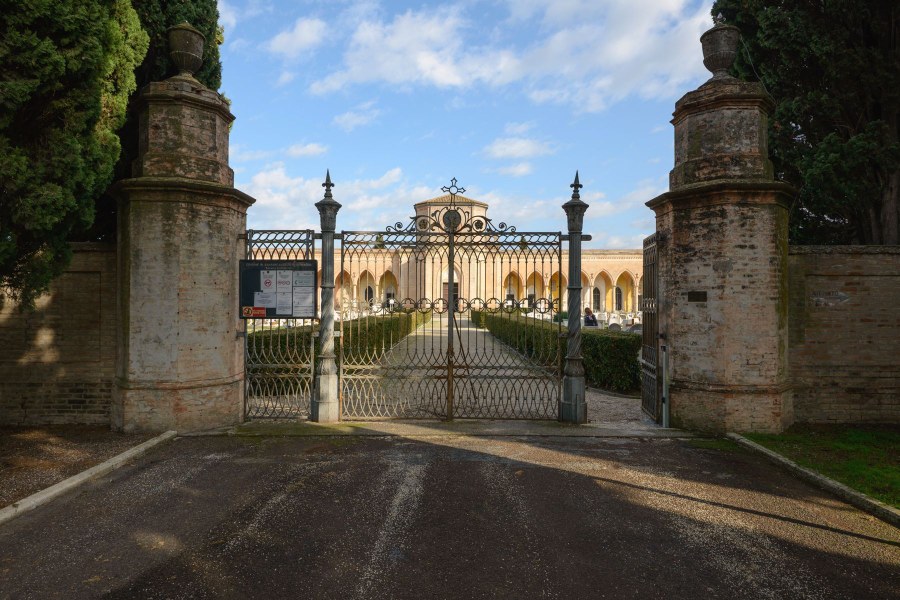 Cimitero di Santarcangelo di Romagna - foto Andrea Scardova