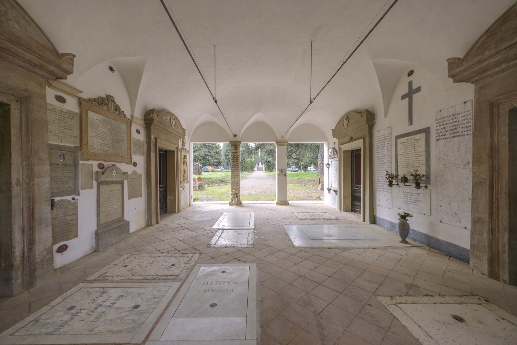 Cimitero del Piratello di Imola - foto Andrea Scardova