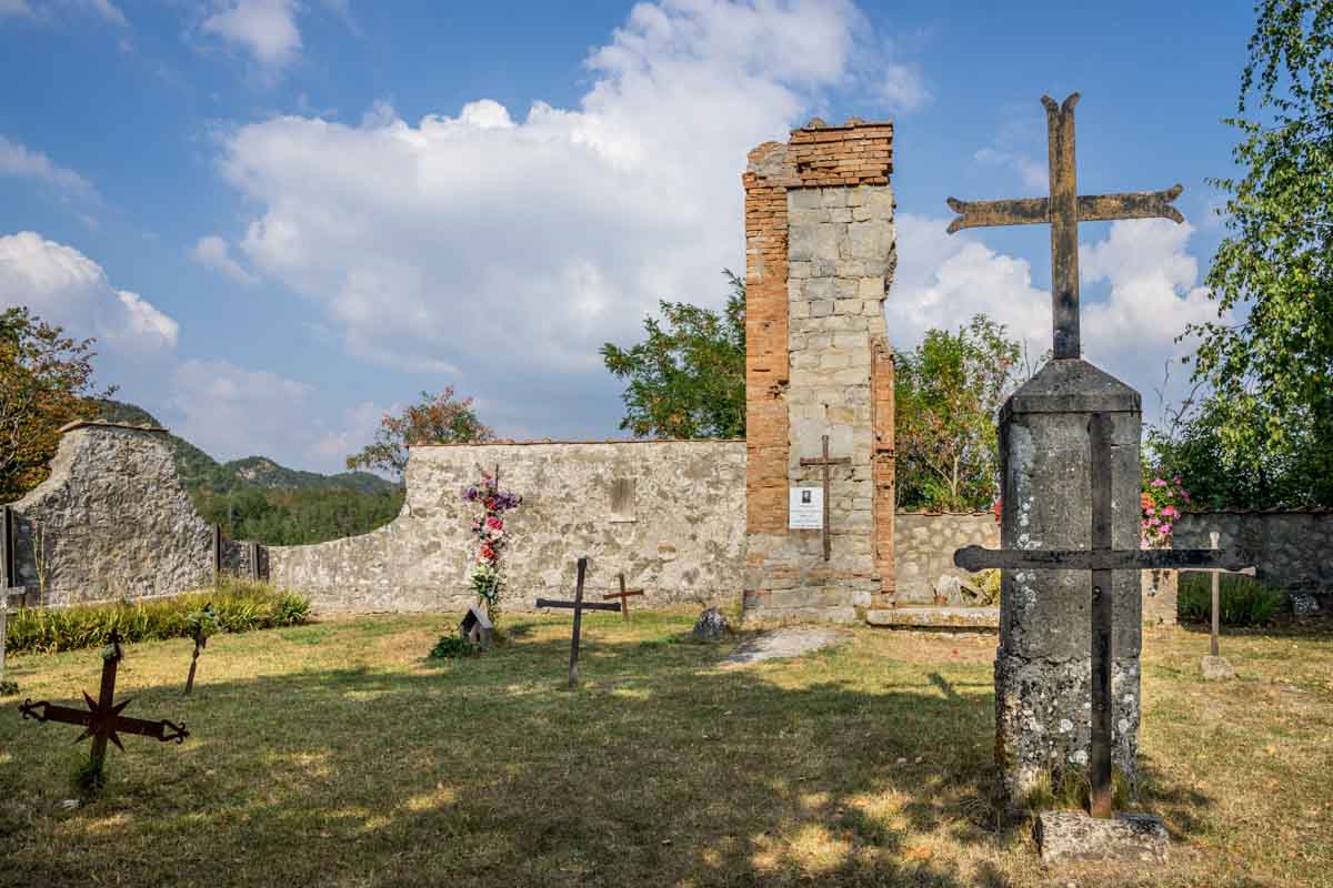 Cimitero di Casaglia (Marzabotto) - foto Victor di Rino Canobbi - Comitato regionale per le onoranze ai caduti di Marzabotto