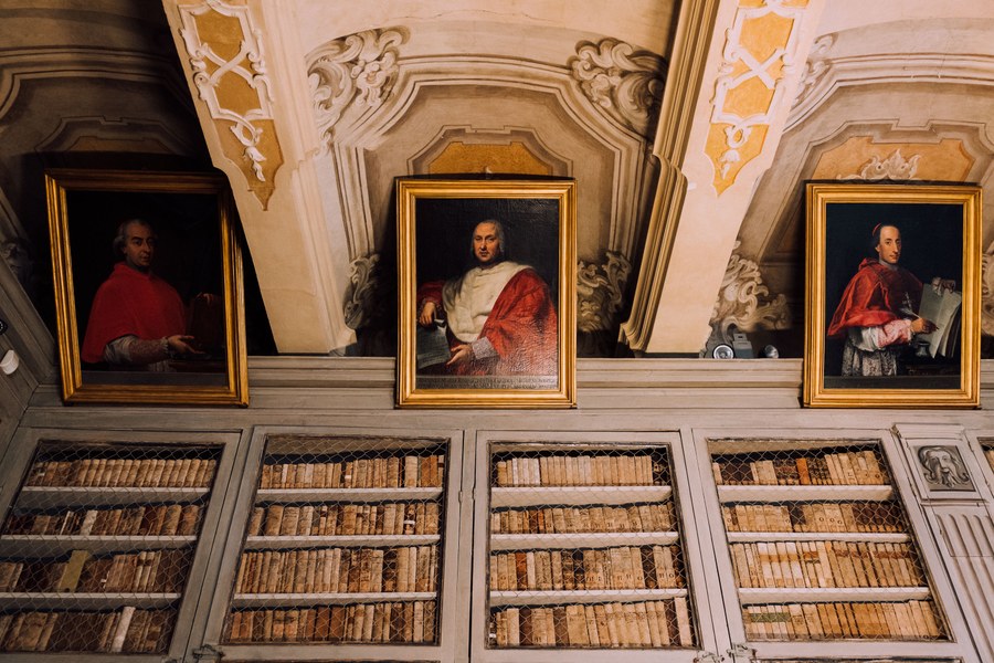 Ferrara, Biblioteca Comunale Ariostea, Sala Riminaldi, consultazione dei manoscritti e rari. Foto di Luca Bacciocchi