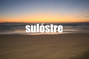Sulóstre - foto Jim Lukach (CC BY 2.0)