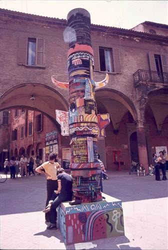 Istituto storico Parri, Raccolta fotografica Domenico Secondulfo, Bologna, Piazza Verdi, anni ’70 del Novecento