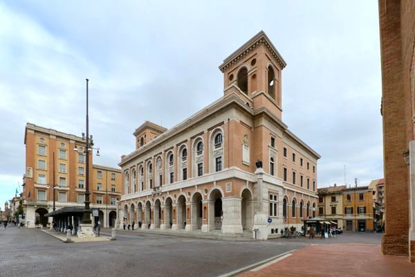 Forlì, palazzo delle Poste - foto di Andrea Scardova