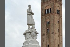 Forlì, statua di Aurelio Saffi - foto di Andrea Scardova