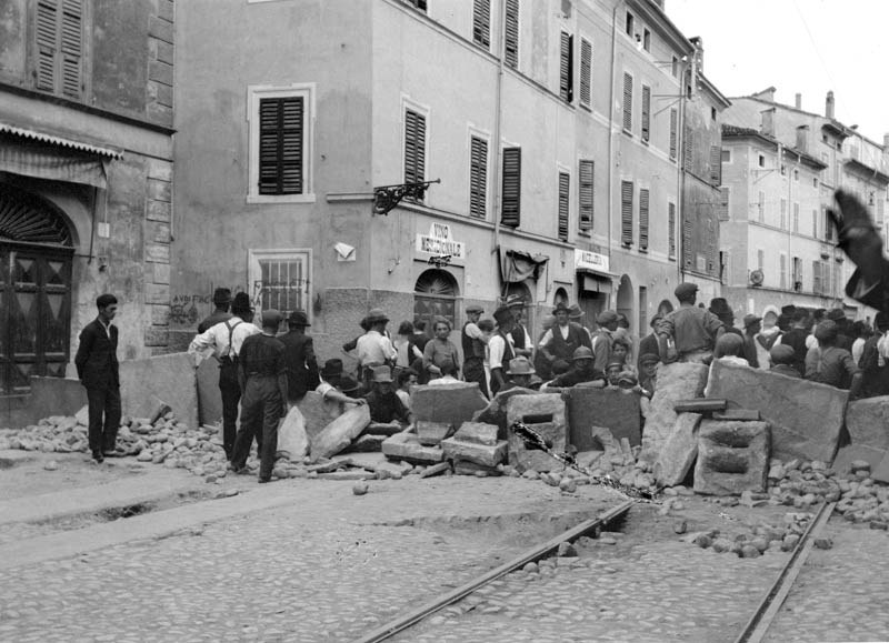 Barricate a Parma, via Bixio