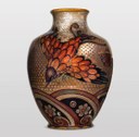 Vaso con volatile, 1920-1925, Fornaci S. Lorenzo, maiolica a lustri, altezza 27,5 cm, diametro 29,5 cm, collezione privata
