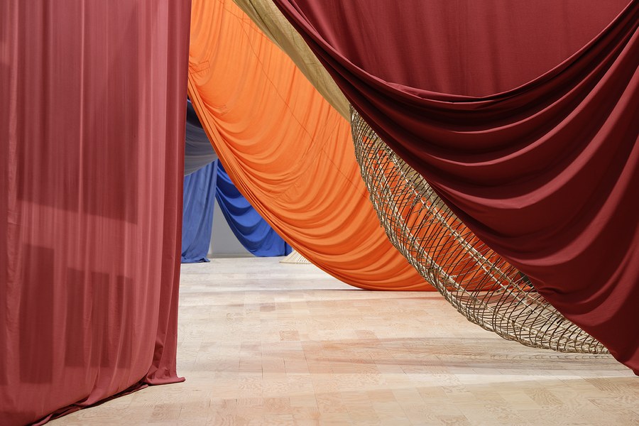 Exhibition view of « Le Milieu est bleu» - Ulla von Brandenburg, Palais de Tokyo, (21.02 – 17.05.2020). Photo: Aurélien Mole