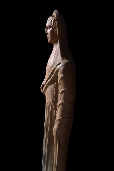 Statua di togato capite velato. III sec. a.C. Scavo Lanciani 1889. Ex-voto della raccolta di Veio del Museo Civico di Modena. Foto Paolo Terzi