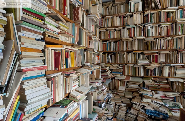 La casa dei libri: l'abitazione di Ezio Raimondi a Bologna. Foto Andrea Scardova, Regione Emilia-Romagna