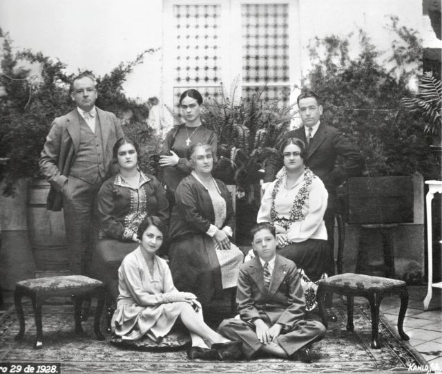 Ritratto di famiglia con Frida Kahlo Messico, 1928