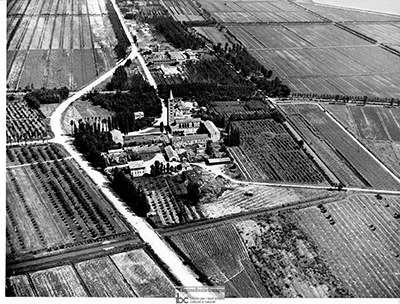 Aerea Pomposa con vista della valle Giralda, ca. 1955