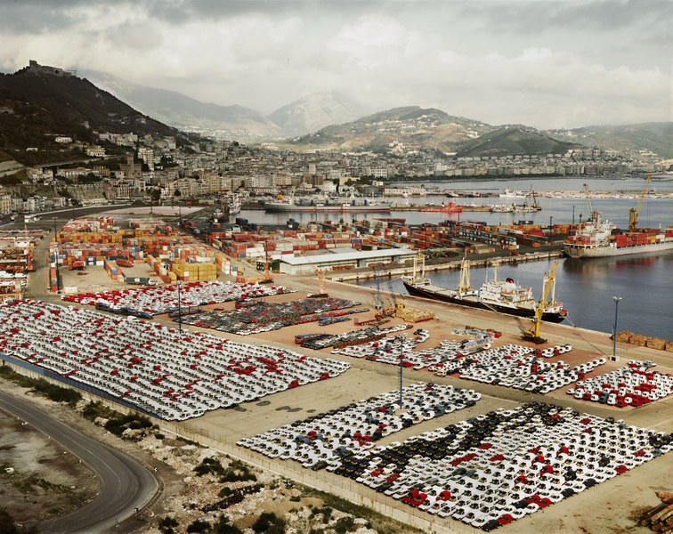 Andreas Gursky, Salerno, 1990 © ANDREAS GURSKY, by SIAE 2023 Courtesy: Sprüth Magers