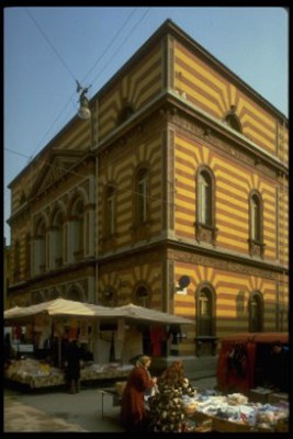  Cento (FE), Teatro Giuseppe Borgatti, esterno