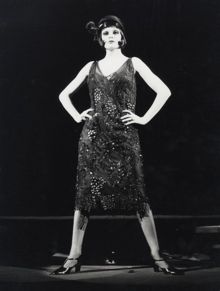 Milva interpreta Jenny delle Spelonche in "Opera da tre soldi", 1973