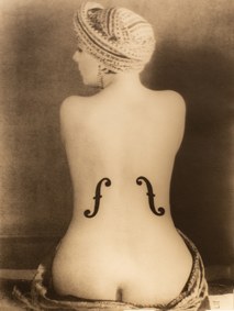 Man Ray, Le Violin d’Ingres (Il violino di Ingres), 1924, Stampa ai sali d'argento, 30x40 cm, Collezione Julian Castilla © Man Ray 2015 Trust 