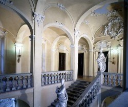 06 Palazzo Tozzoni, Imola. Recupero scalone e apparati decorativi.jpg