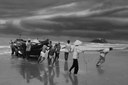 La spiaggia di Vung Tau, un tempo chiamata Cap Saint Jacques, da cui è salpata la maggior parte dei boat people vietnamiti, Vietnam meridionale, 1995, © Sebastião Salgado / Contrasto