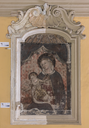 Affresco nella volta d’ingresso del Conservatorio raffigurante “Madonna col Bambino” della metà del Quattrocento con cornice in stucco seicentesca