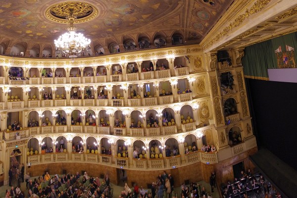 Teatro_Comunale_di_Bolognaweb.jpg