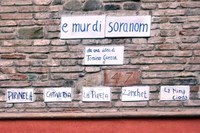 “Il Muro dei Soprannomi”, opera di Tonino Guerra, Rimini - Borgo San Giuliano