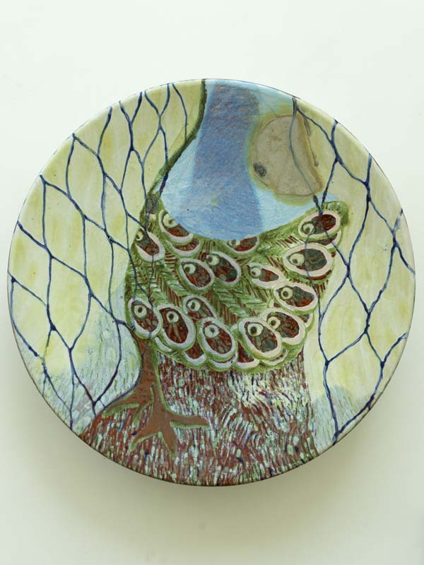 Alessandro Roma, The shadow of a quiet bird, 2023, ceramica smaltata, d. 55 cm