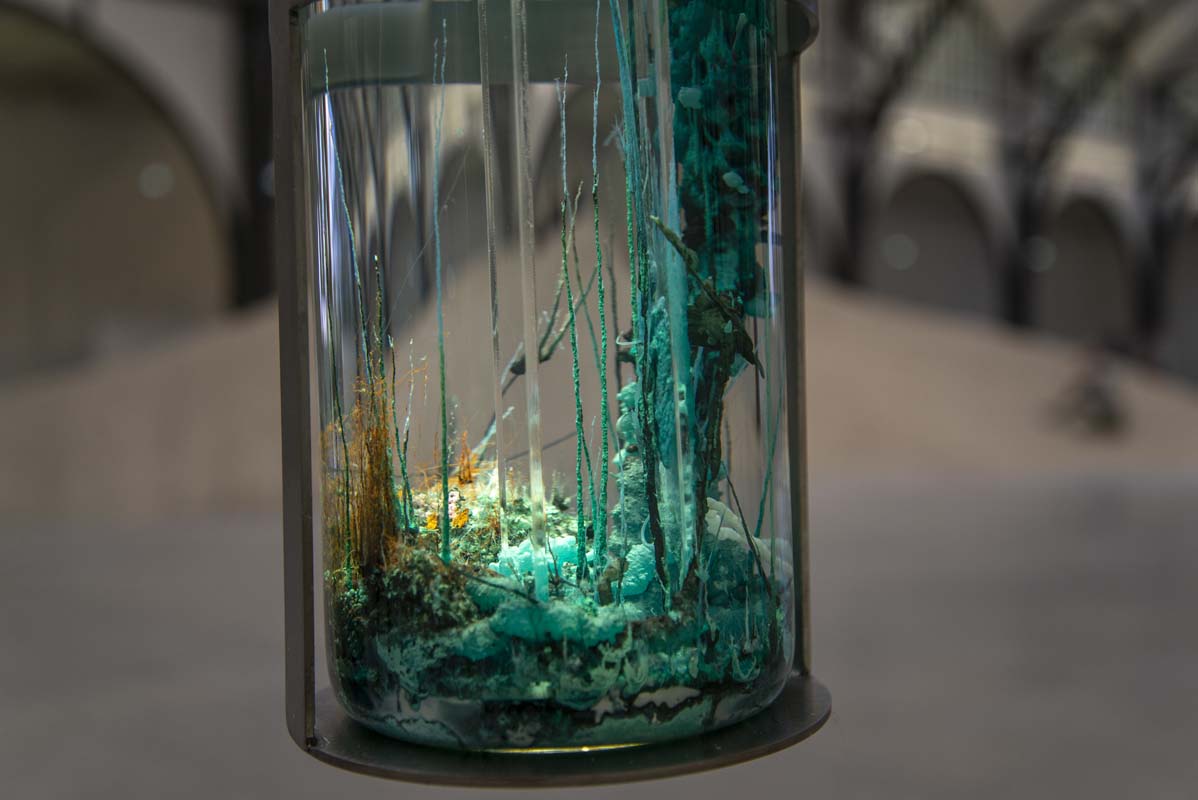 Alexandra Pirici, Attune, 2024, veduta di allestimento, Hamburger Bahnhof Nationalgalerie der Gegenwart, foto di Eduard Constantin