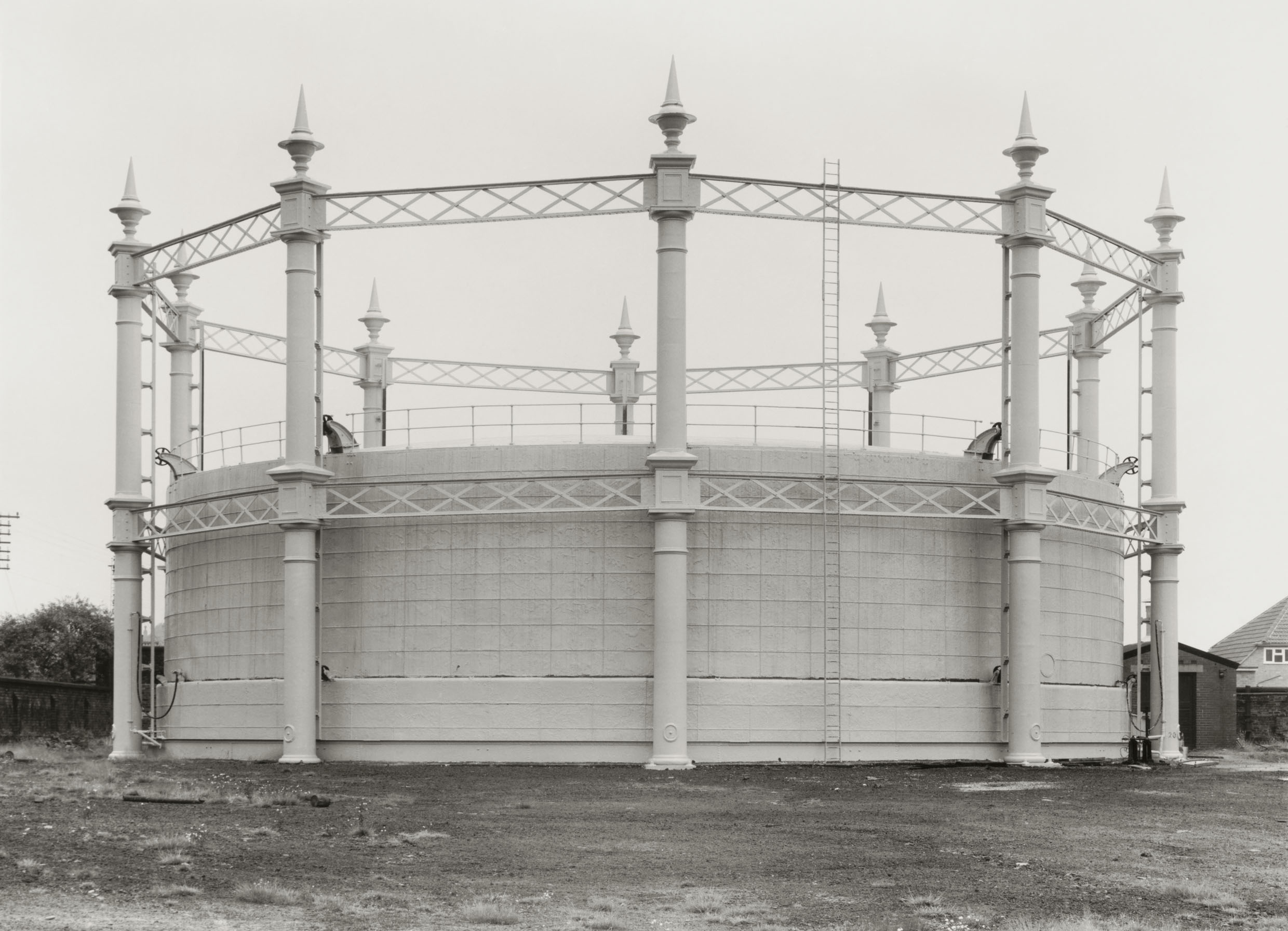 Bernd & Hilla Becher, : Gasometro, 1886, Tyldesley, dintorni di Manchester, Gran Bretagna, 1966