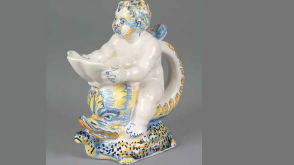 Versatoio a foggia di putto su delfino e tartaruga, seconda metà XVI secolo. Foto MIC Faenza