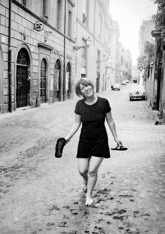 Santi Caleca, 
Letizia in via Giulia, 1972