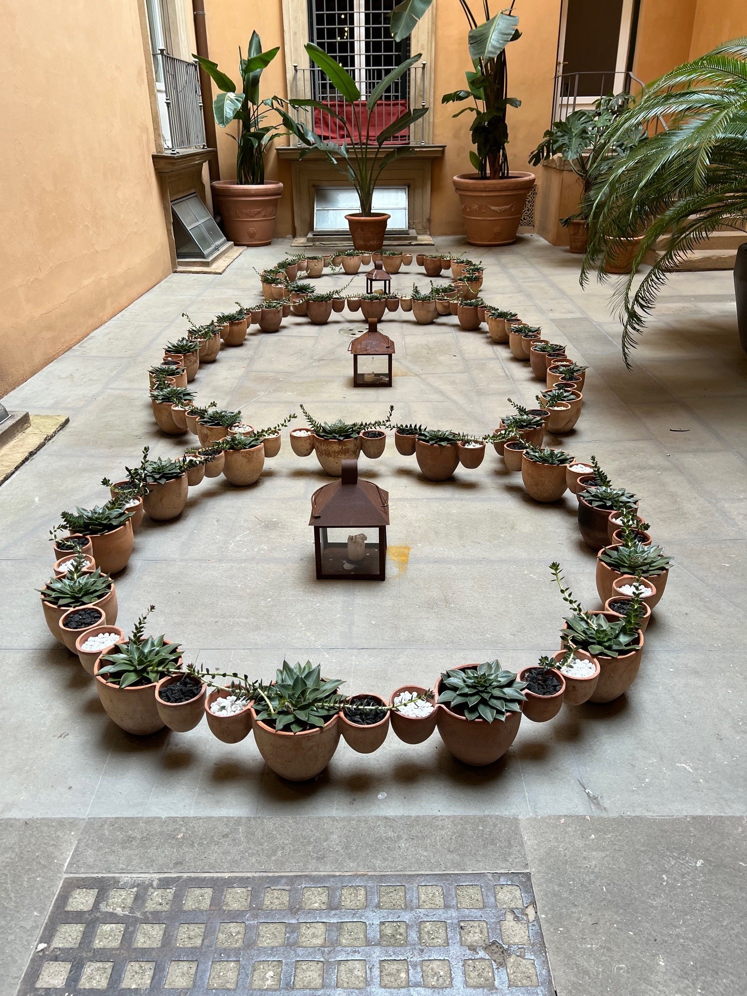 M. Pistoletto, Terzo Paradiso, allestimento permanente Loggia Palazzo Boncompagni