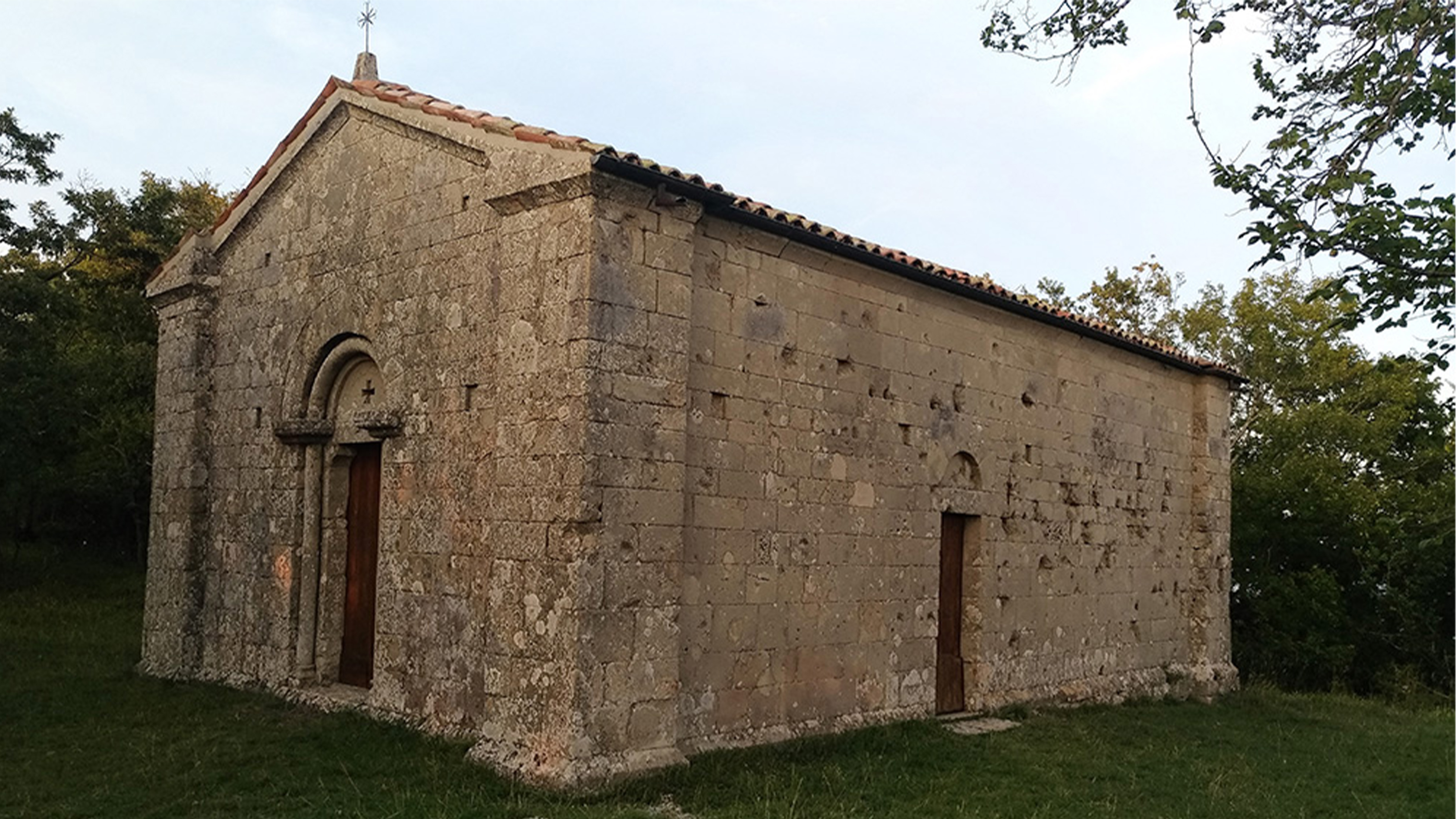 Oratorio di Santa Caterina di Montovolo, foto dal sito "Rocchetta Mattei"