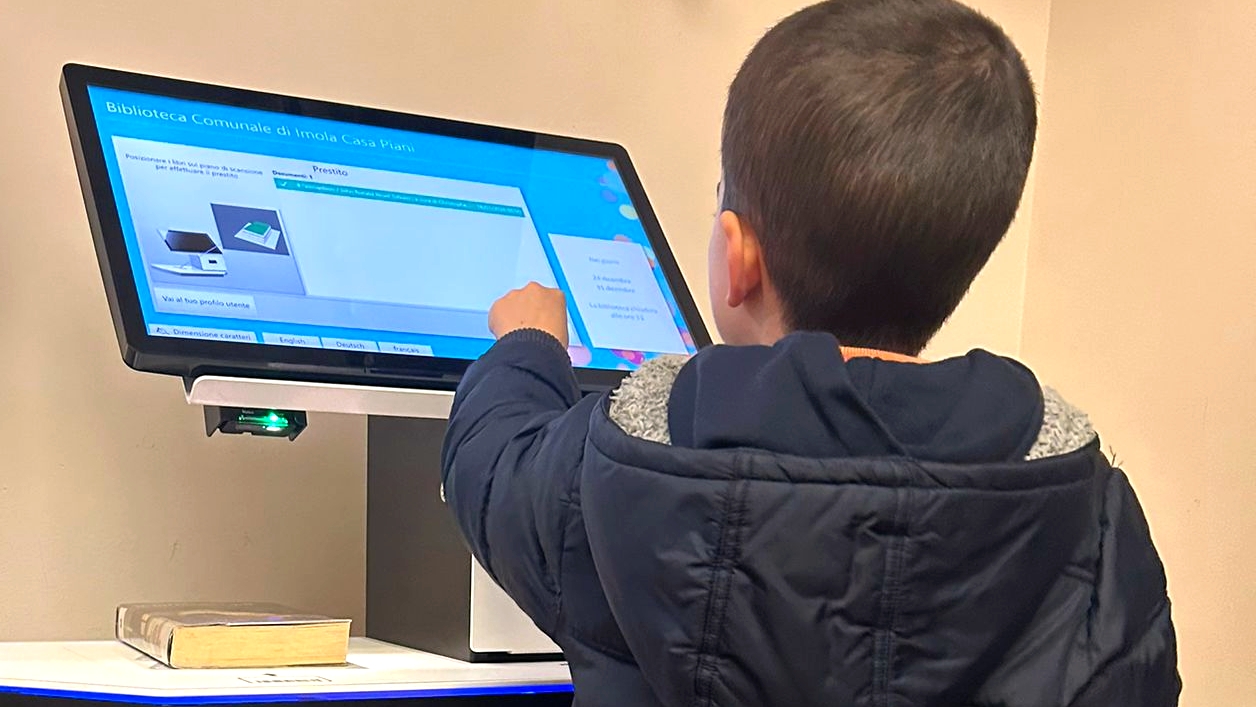 Casa Piani: un particolare della postazione per l'autoprestito (foto BIM - Biblioteca comunale di Imola)