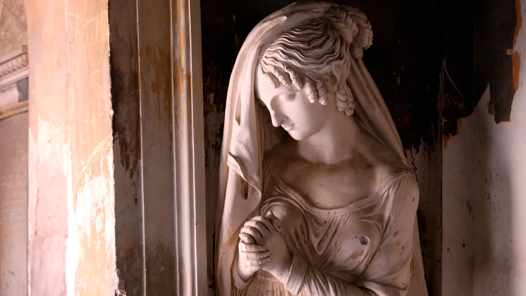 Immagine: un particolare del Cimitero monumentale della Certosa di Bologna (fotografia di Giorgio Giliberti)