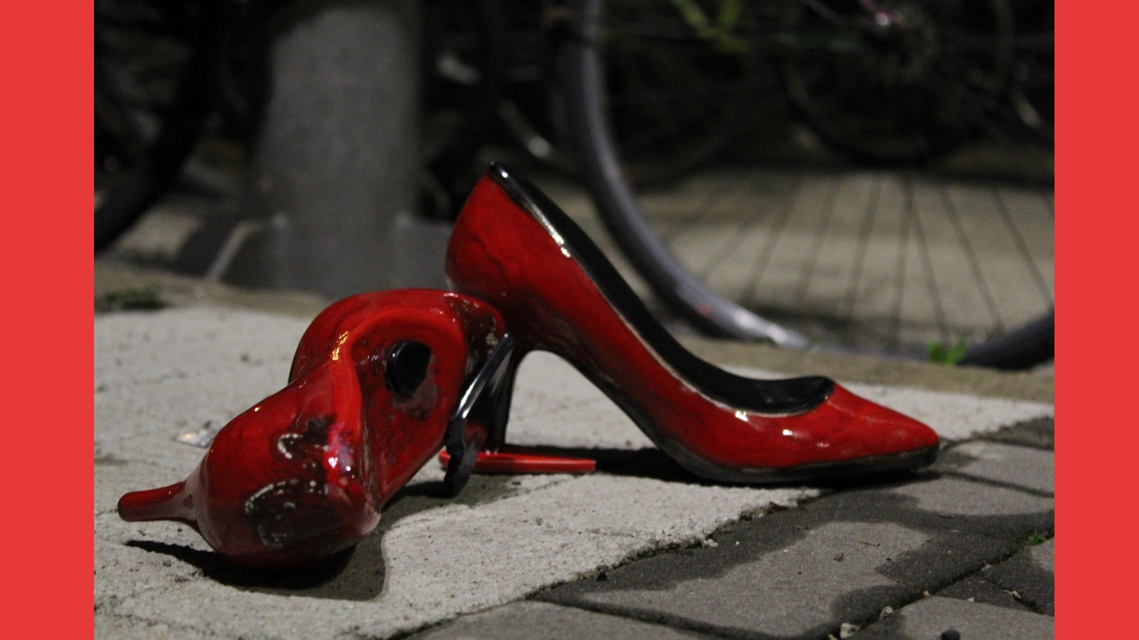 “Scarpette rosse in ceramica”: Faenza (Ravenna), 2018 - foto Associazione italiana città della ceramica