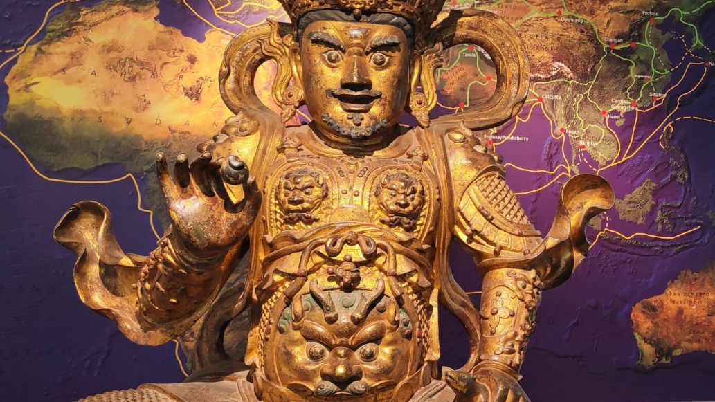 Un particolare della collezione “Estremo Oriente: Cina, Giappone, Sud-Est asiatico” al Museo internazionale delle ceramiche di Faenza nell’allestimento attuale (foto MIC Faenza)