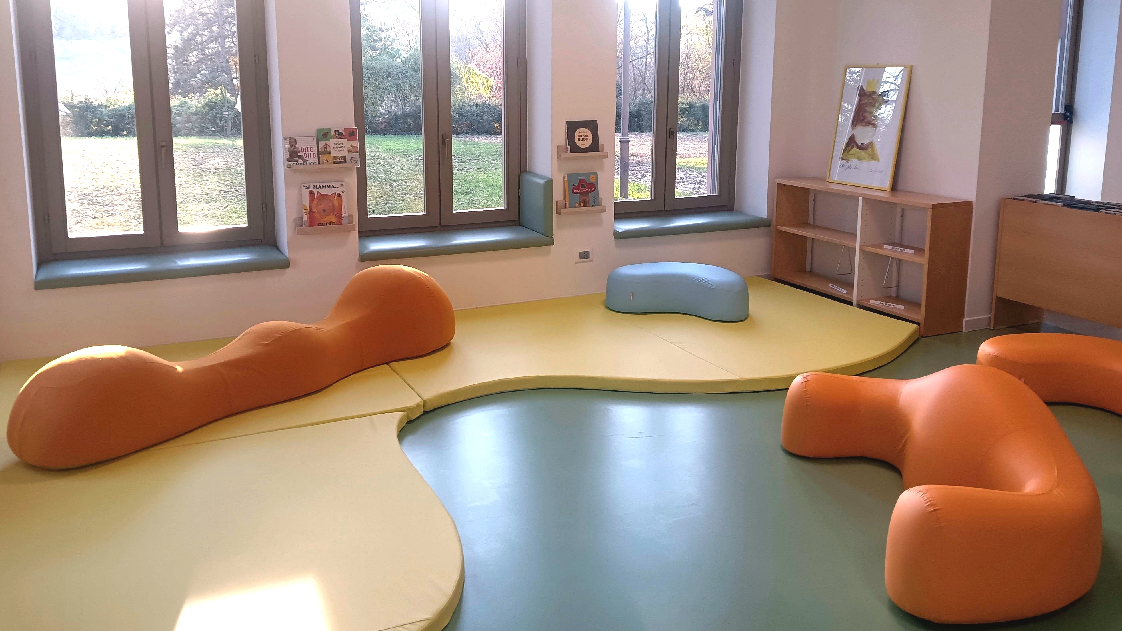 Un particolare dei nuovi allestimenti nello Spazio Piccolissimi della Biblioteca comunale "Neruda" di Albinea (Reggio Emilia)