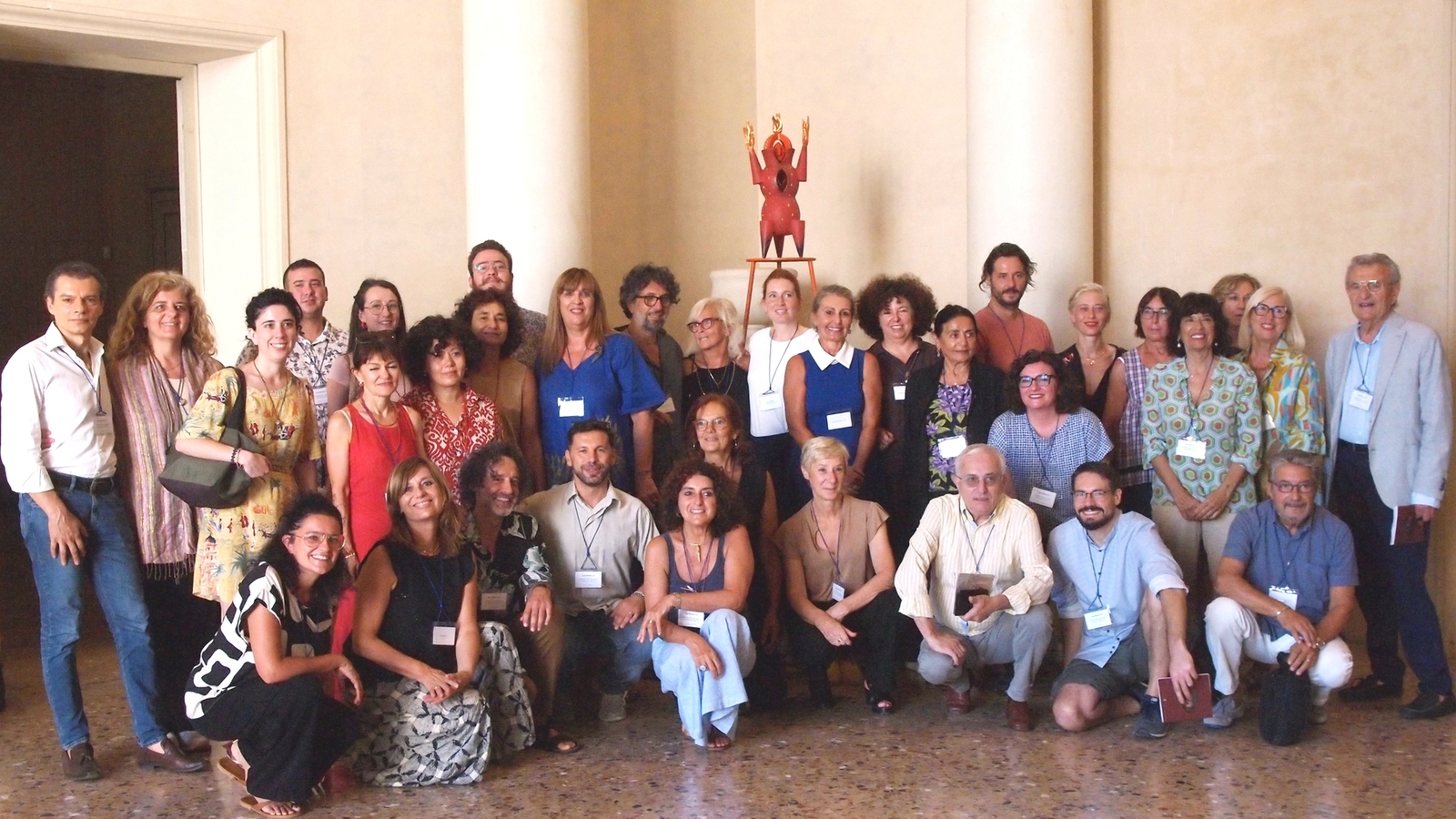 Foto di gruppo della rete “Case Museo 2.0” (Faenza, Palazzo Milzetti - Museo nazionale dell'età neoclassica in Romagna, 2004)