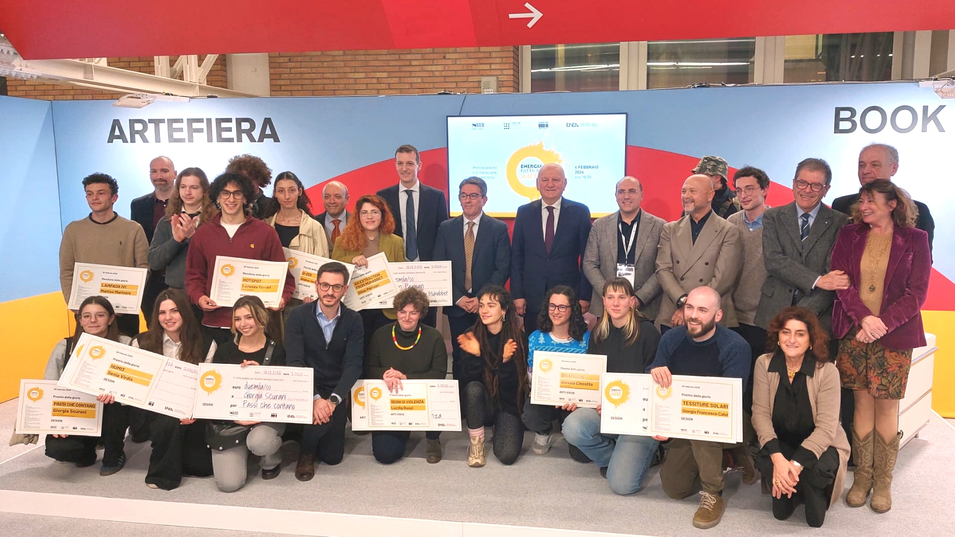 Un'immagine della premiazione del concorso “Energia fatta ad Arte”