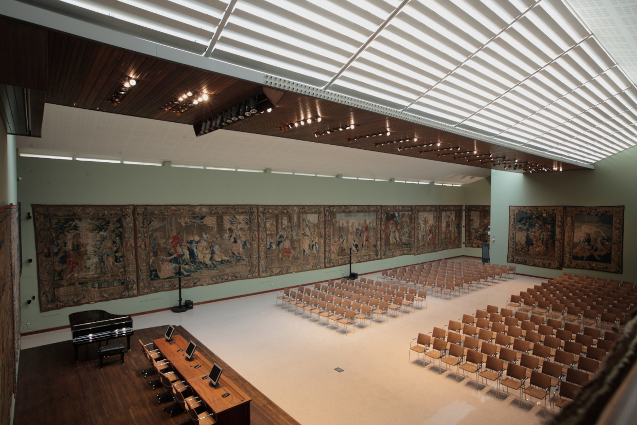 nella foto:  Veduta della Sala degli Arazzi della Galleria Alberoni di Piacenza