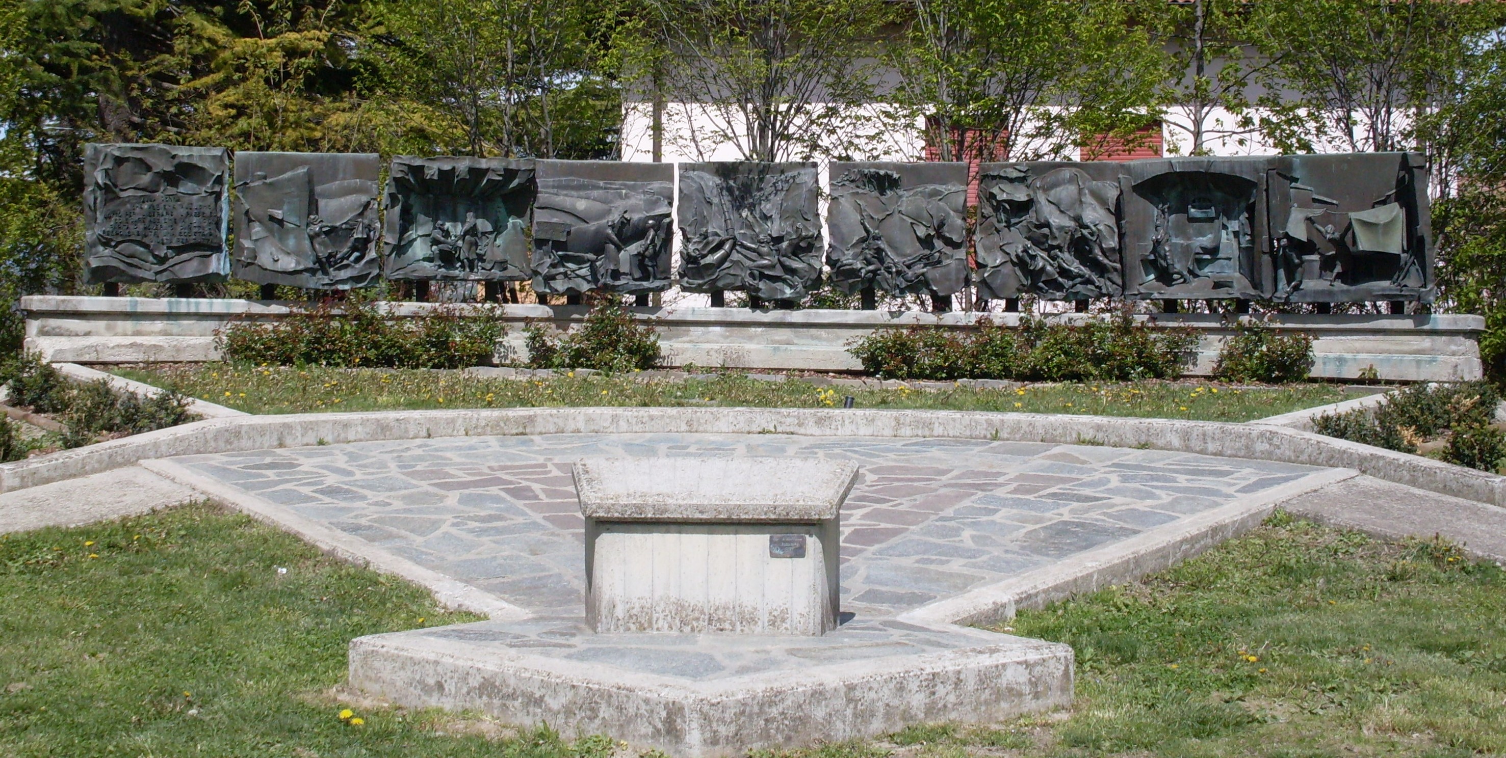 Monumento alle donne cadute per la Resistenza di Castelnovo ne' Monti