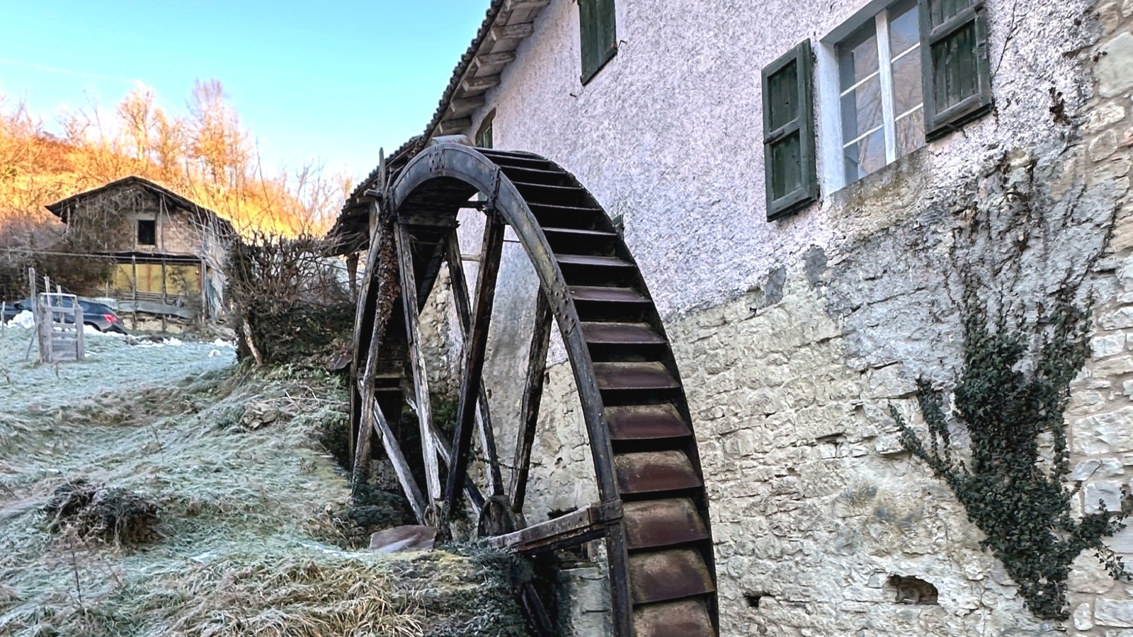 Un particolare del mulino storico di Còrnola, borgo situato in località Niviano nel territorio di Pavullo nel Frignano (Modena) - foto Minerva4Art