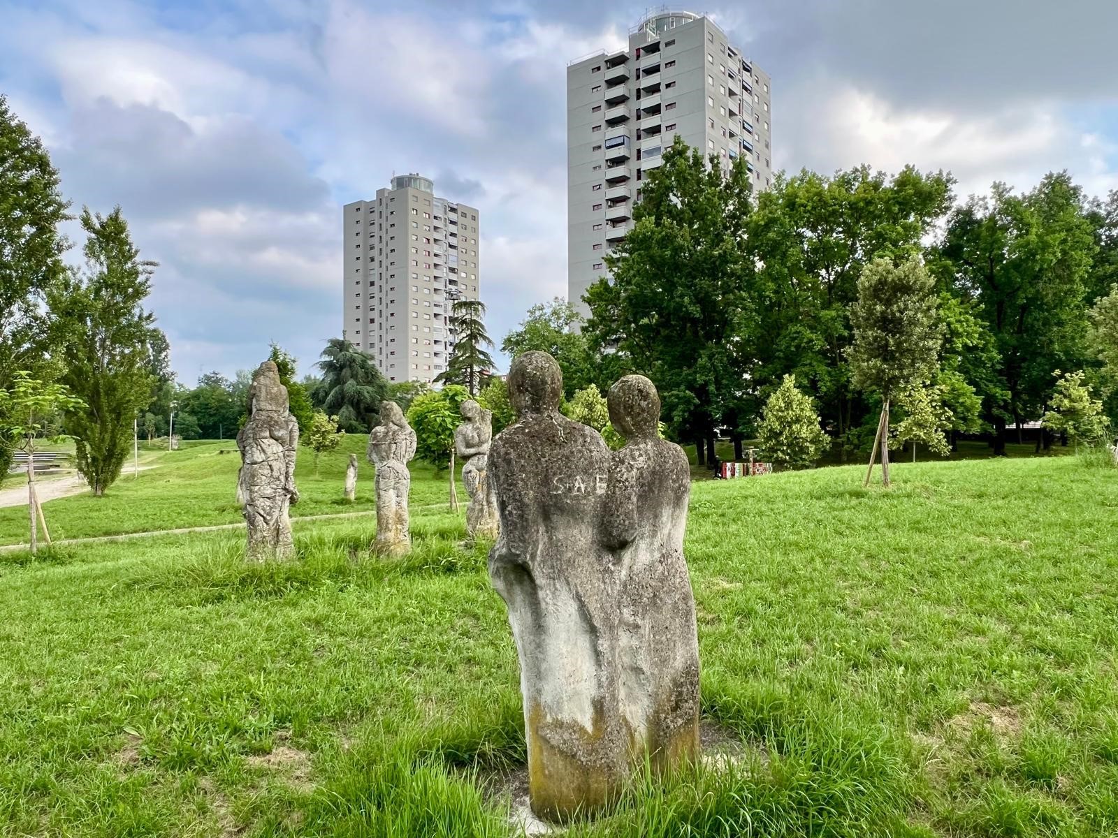 Il Parco Pasolini con le sculture di Nicola Zamboni)