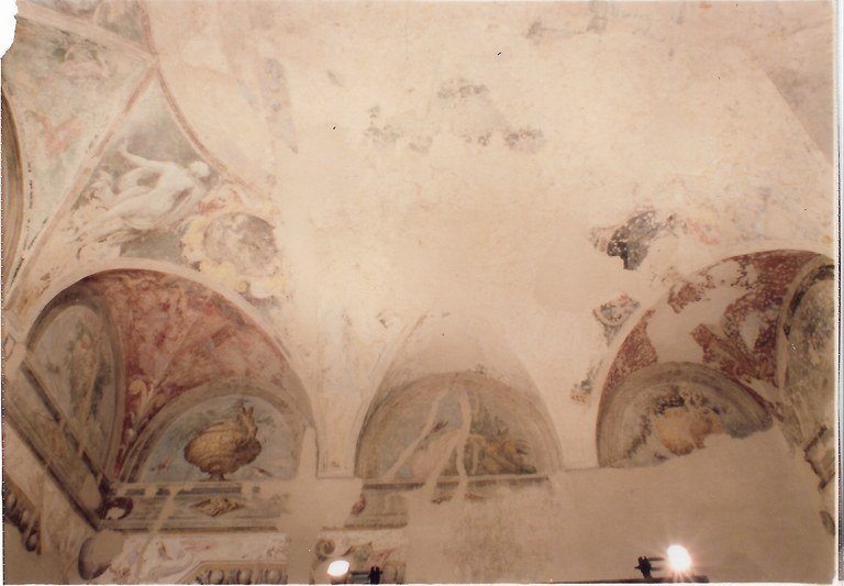 3 1977 Sala del Parmigianino prima del restauro.jpg